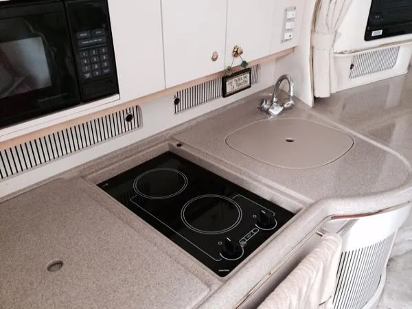 Slide: The Image of Sea Ray 310 Sundancer 2000 - 9
