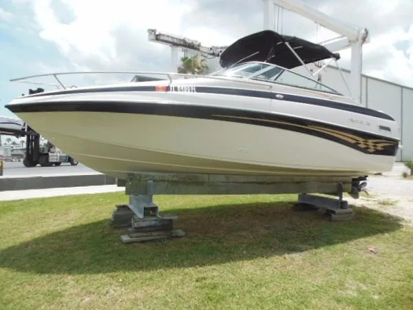 Slide: The Image of Crownline Boats 215 CCR 2001 - 0