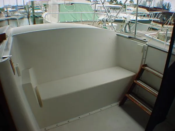 Slide: The Image of Albin 34 Motor Yacht 1986 - 10
