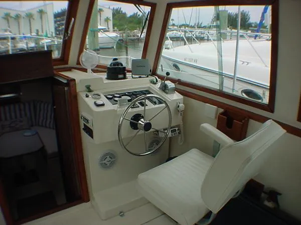 Slide: The Image of Albin 34 Motor Yacht 1986 - 11