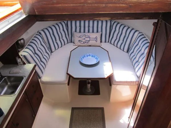 Slide: The Image of Albin 34 Motor Yacht 1986 - 3