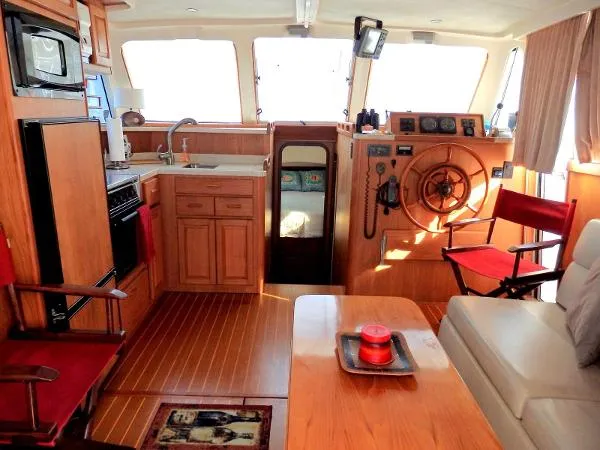 Slide: The Image of Mainship 350/390 Trawler 1999 - 5