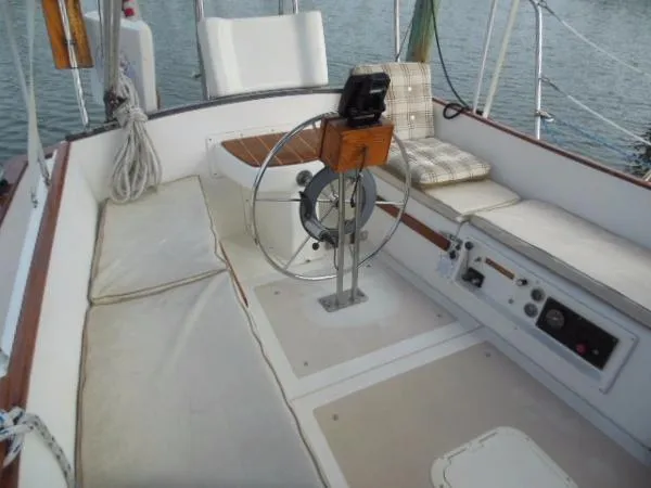 Slide: The Image of Island Packet 26 MK II Cutter 1982 - 3