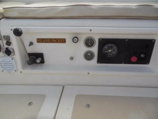 Slide: The Image of Island Packet 26 MK II Cutter 1982 - 6