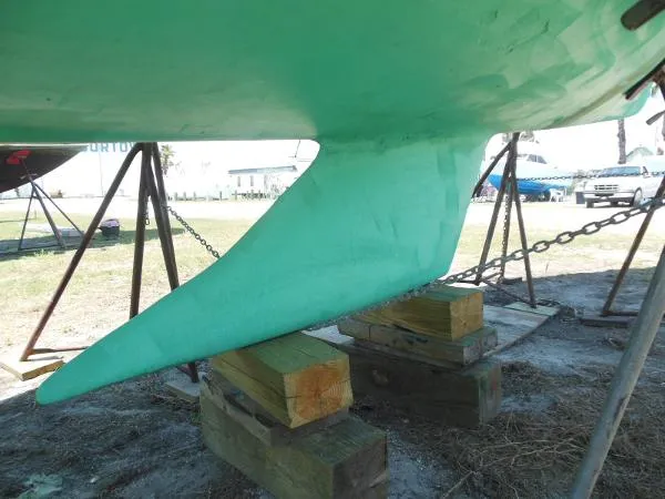 Slide: The Image of Hunter 25 Sloop 1980 - 1