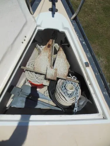 Slide: The Image of Hunter 25 Sloop 1980 - 4