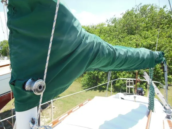 Slide: The Image of Hunter 25 Sloop 1980 - 6