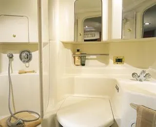 Slide: The Image of Sea Ray 380 Sundancer 2002 - 8