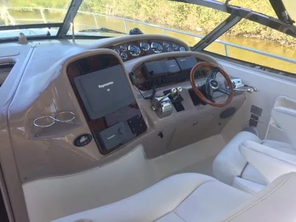 Slide: The Image of Sea Ray 380 Sundancer 2002 - 9