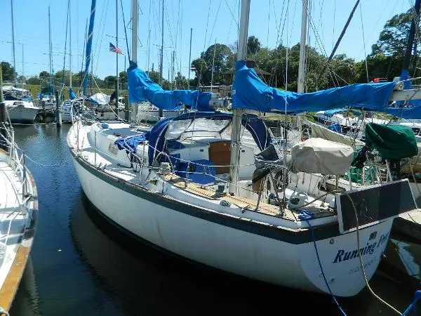 Slide: The Image of Pearson 365 Ketch 1976 - 0