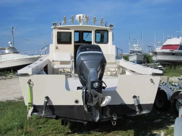Slide: The Image of Parker Marine 2520 1999 - 10