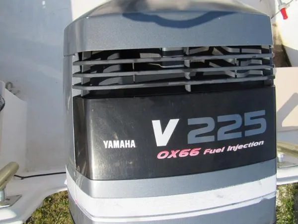 Slide: The Image of Parker Marine 2520 1999 - 11