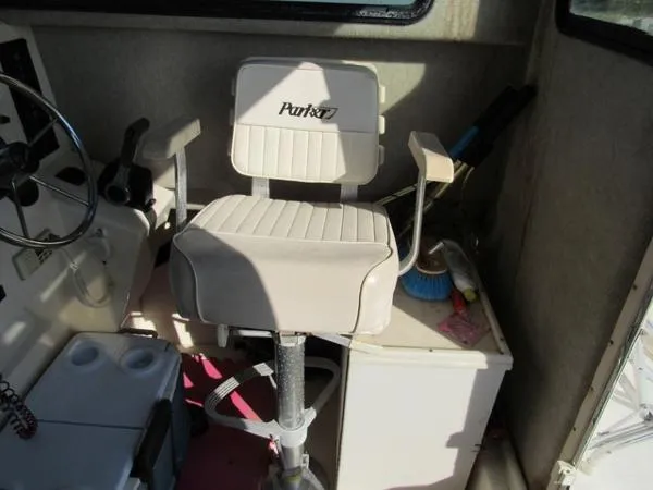 Slide: The Image of Parker Marine 2520 1999 - 7