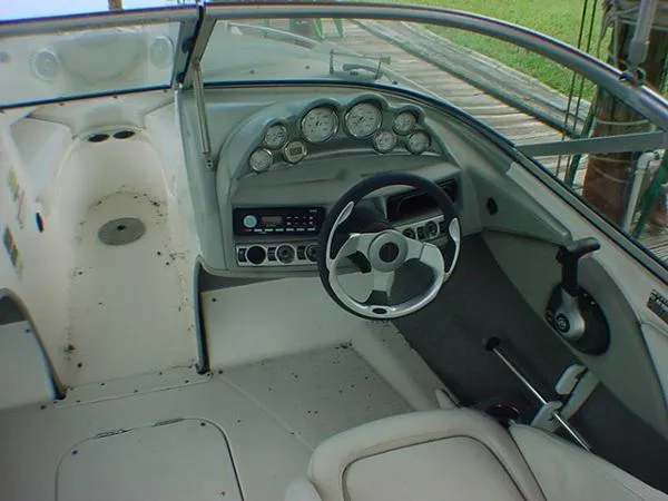 Slide: The Image of Bayliner 205 Bowrider 2008 - 5
