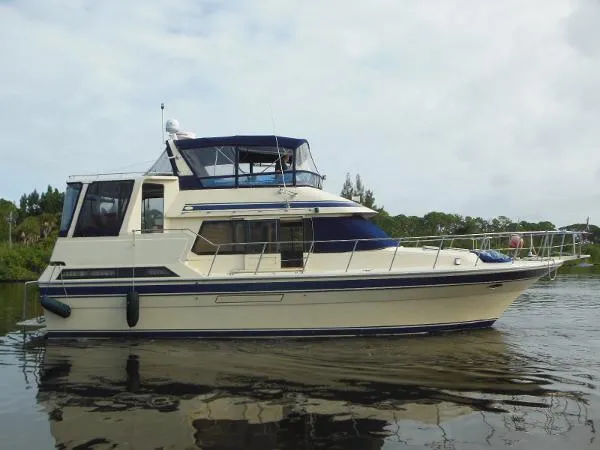 Slide: The Image of Vista 43 Motor Yacht 1989 - 0