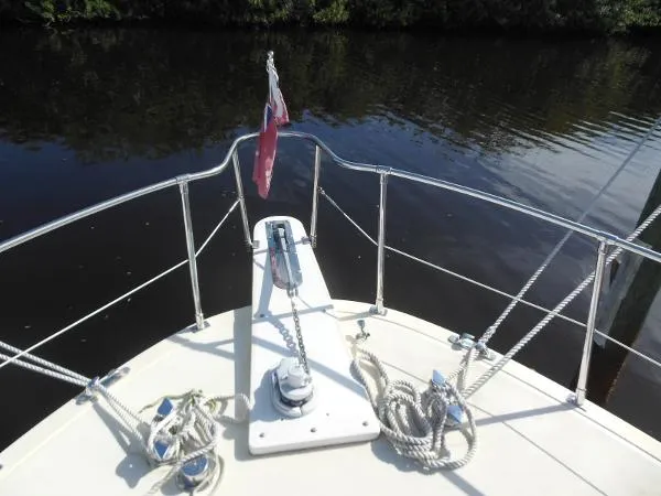 Slide: The Image of Vista 43 Motor Yacht 1989 - 2