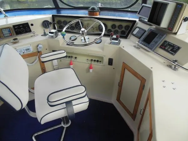 Slide: The Image of Vista 43 Motor Yacht 1989 - 9