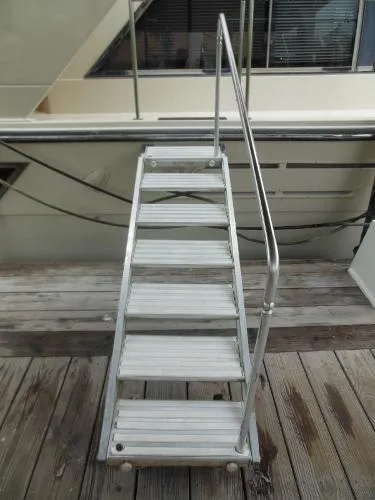 Slide: The Image of Californian Motor Yacht 1988 - 1