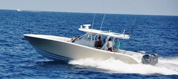 Slide: The Image of Yellowfin Center Console 2015 - 0