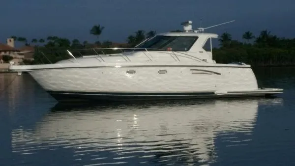 Slide: The Image of Tiara 3600 Sovran 2004 - 0
