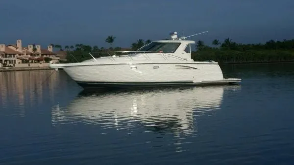 Slide: The Image of Tiara 3600 Sovran 2004 - 3