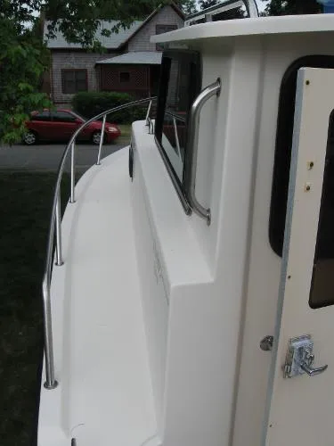 Slide: The Image of Parker Marine 2520 Deep Vee Sport Cabin 1999 - 8