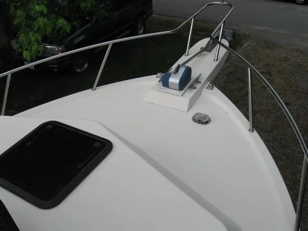 Slide: The Image of Parker Marine 2520 Deep Vee Sport Cabin 1999 - 9