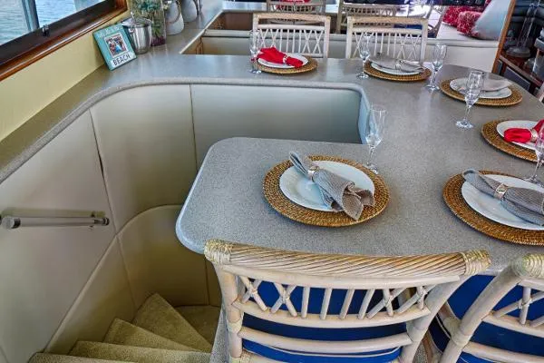 Slide: The Image of Hatteras 74 Cockpit Motor Yacht 1990 - 5