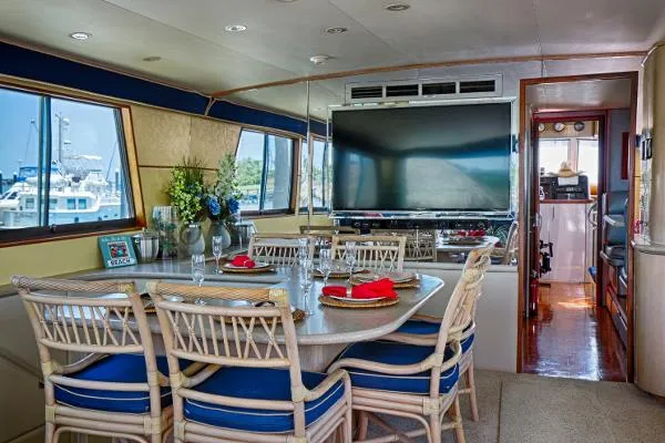 Slide: The Image of Hatteras 74 Cockpit Motor Yacht 1990 - 6