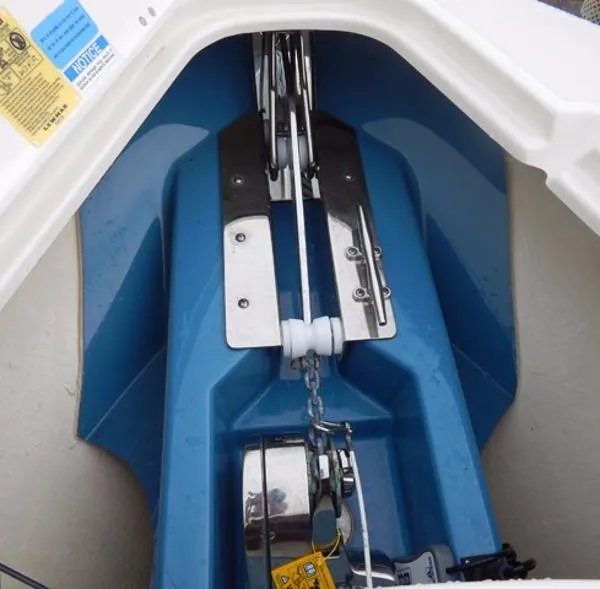Slide: The Image of Pursuit 310 Center Console 2013 - 5