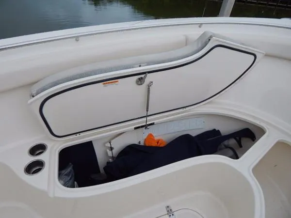 Slide: The Image of Pursuit 310 Center Console 2013 - 6