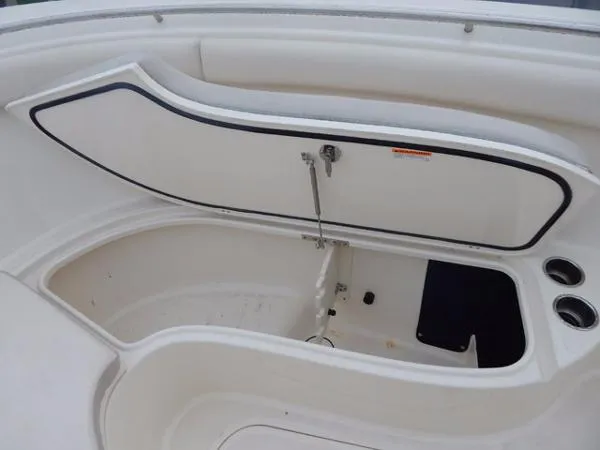 Slide: The Image of Pursuit 310 Center Console 2013 - 8