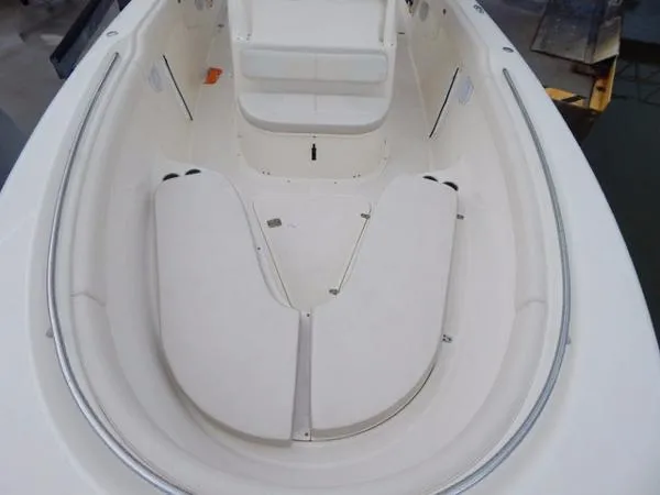 Slide: The Image of Pursuit 310 Center Console 2013 - 9