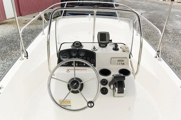 Slide: The Image of Boston Whaler 170 Montauk 2007 - 6