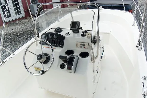 Slide: The Image of Boston Whaler 170 Montauk 2007 - 7