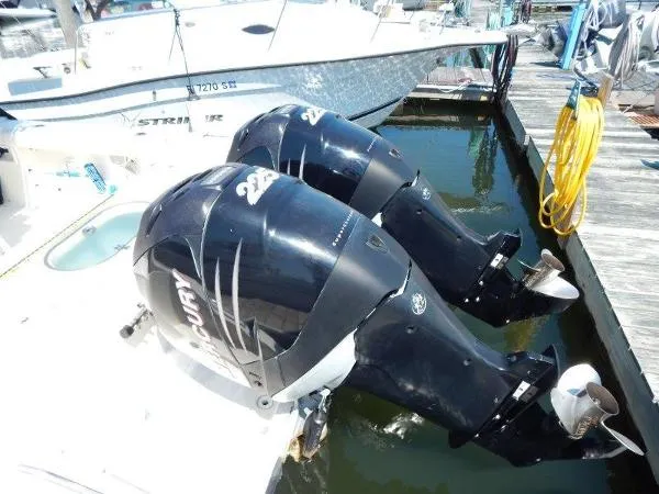 Slide: The Image of Pursuit 2670 Center Console 2005 - 4