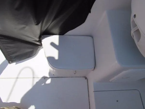 Slide: The Image of Seaswirl 2300 Walk Around 2000 - 10