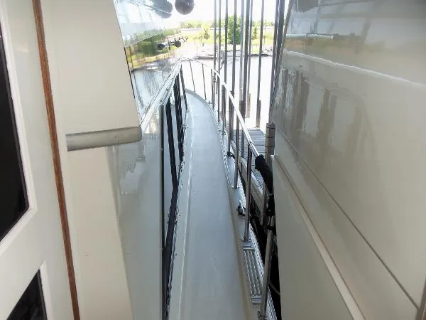 Slide: The Image of Californian 45 Motor Yacht 1988 - 9
