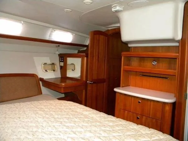 Slide: The Image of Hunter 450 Center Cockpit 2006 - 3