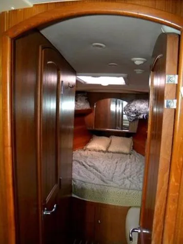 Slide: The Image of Hunter 450 Center Cockpit 2006 - 6