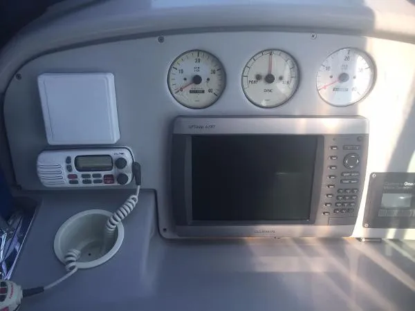 Slide: The Image of Formula Performance Cruiser 1998 - 8