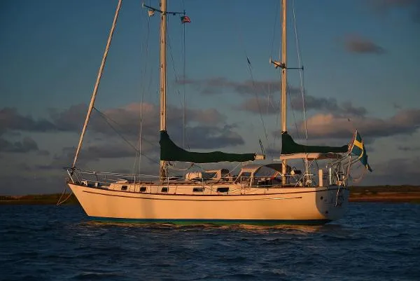 Slide: The Image of Pearson 424 Ketch 1980 - 0