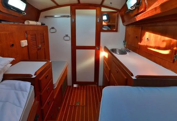 Slide: The Image of Pearson 424 Ketch 1980 - 8