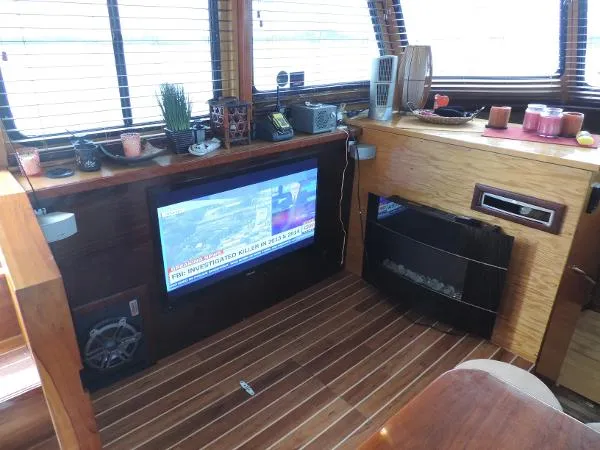 Slide: The Image of Marine Trader 1979 - 8