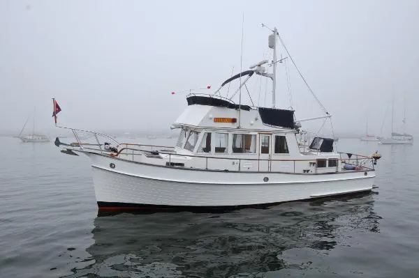 Slide: The Image of Grand Banks 36 Classic 1986 - 4