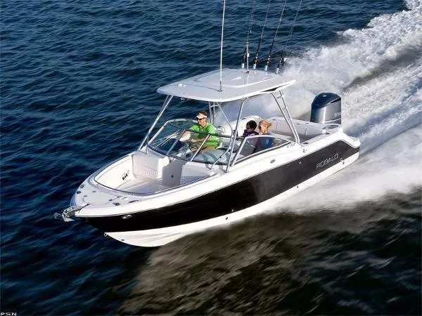 Slide: The Image of Robalo R247 Dual Console 2012 - 10