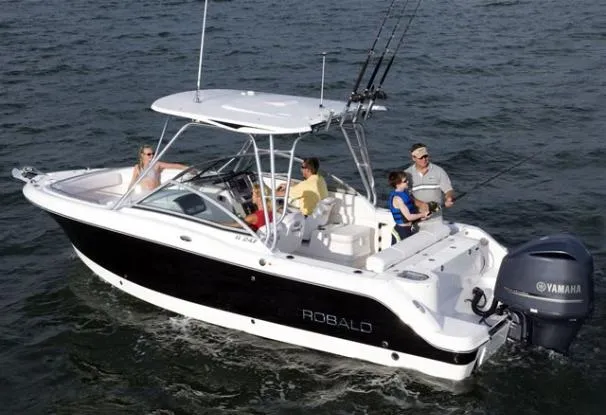Slide: The Image of Robalo R247 Dual Console 2012 - 11