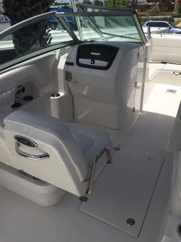 Slide: The Image of Robalo R247 Dual Console 2012 - 4