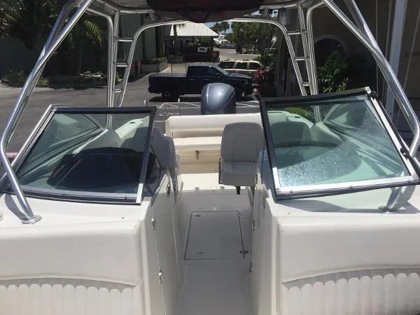 Slide: The Image of Robalo R247 Dual Console 2012 - 6