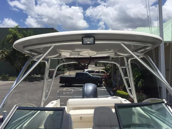 Slide: The Image of Robalo R247 Dual Console 2012 - 7